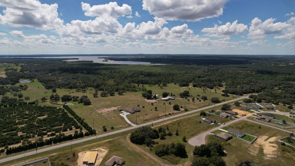 Lake Hatchineha Road Residential: 9500 Lake Hatchineha Rd, Haines City, FL 33844